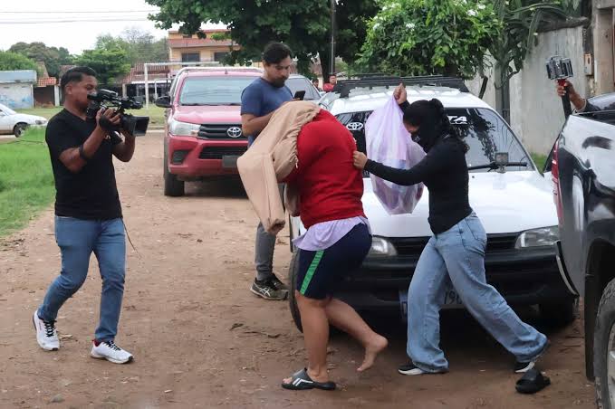 Tres detenidos tras robo a joyería en Santa Cruz