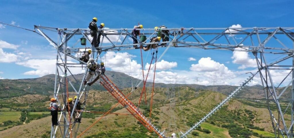 Gobierno actualiza tarifas eléctricas con nuevo decreto