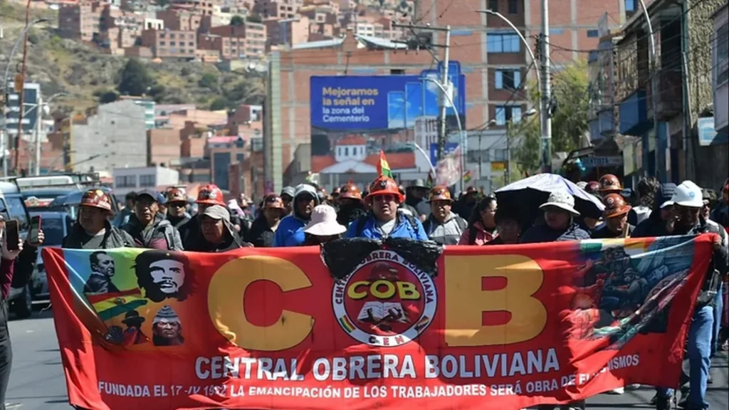 La COB amenaza con movilizaciones si el Gobierno ignora al Magisterio Urbano