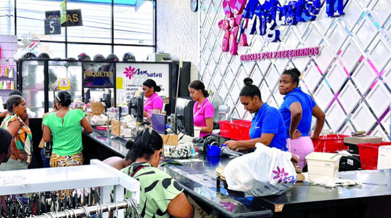 Dominicana detiene actividades de 24 empresas chinas por violaciones laborales