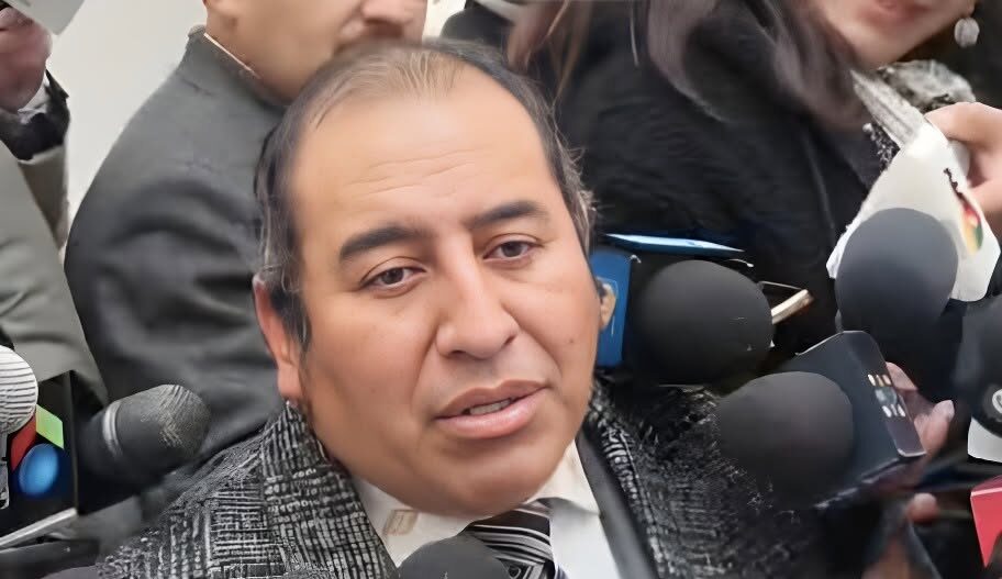 Gobierno reafirma su postura contra autoproclamaciones y deja caso del fiscal Montaño a la justicia