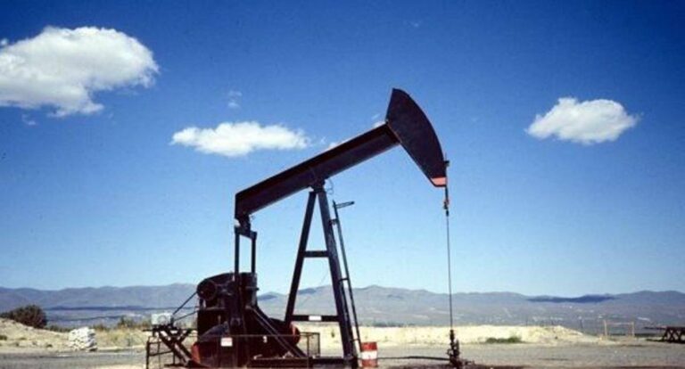 Caída del petróleo en Texas a 90 dólares tras decisión del G7