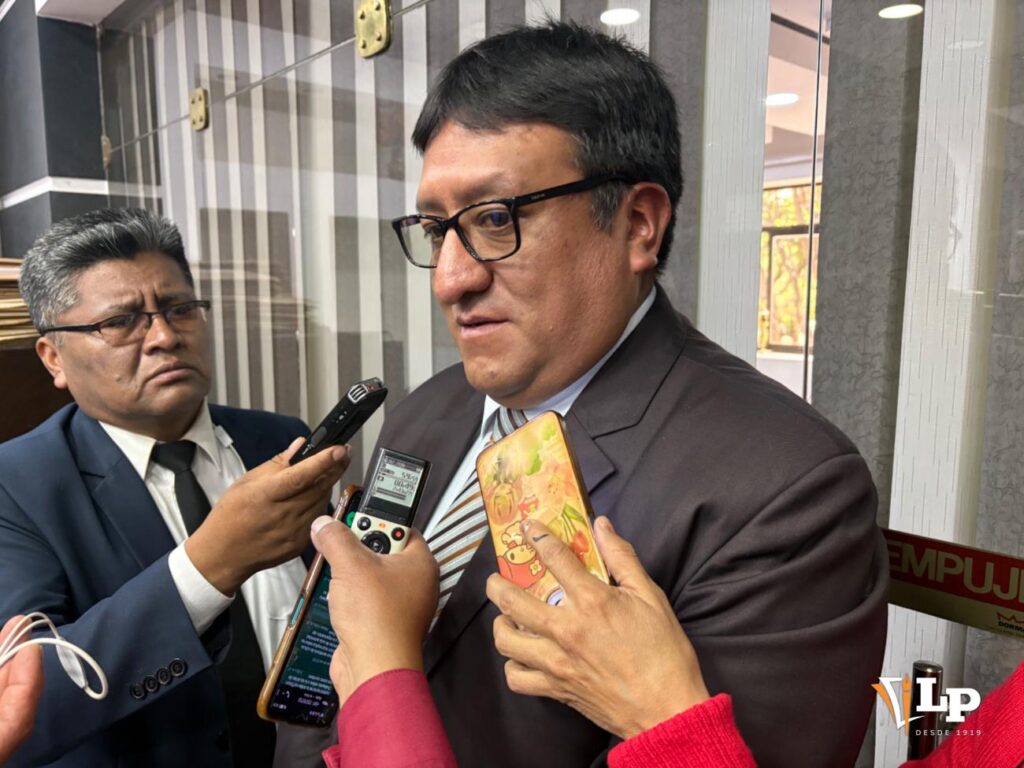 Cambio en la administración de la CNS Oruro con la salida de Wilder Candia
