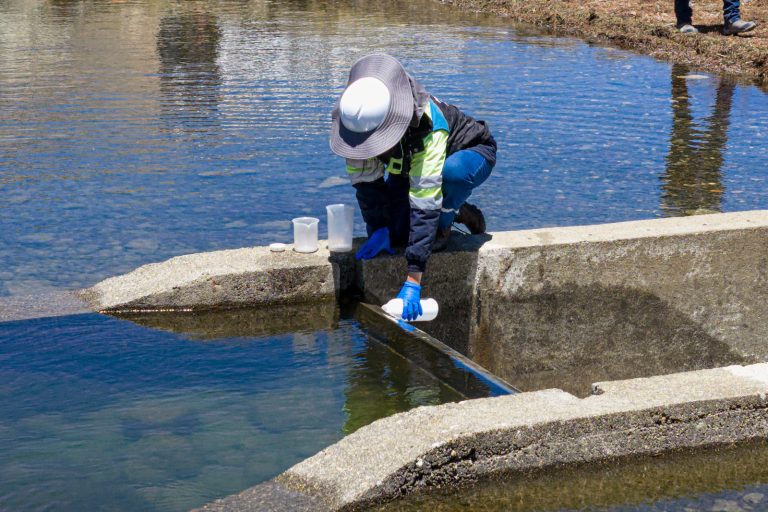 Epsas y autoridades de El Alto realizan verificación de la calidad del agua