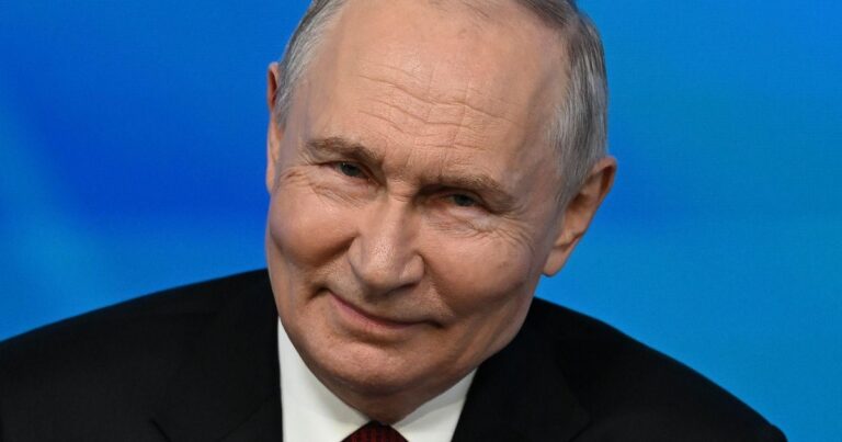 Putin señala disposición de Rusia a usar armas para defender Kaliningrado