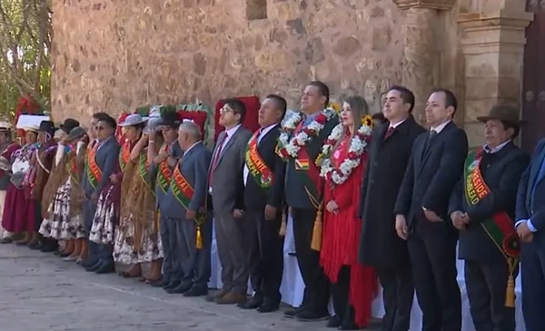 Laja celebra el aniversario de La Paz con autoridades presentes