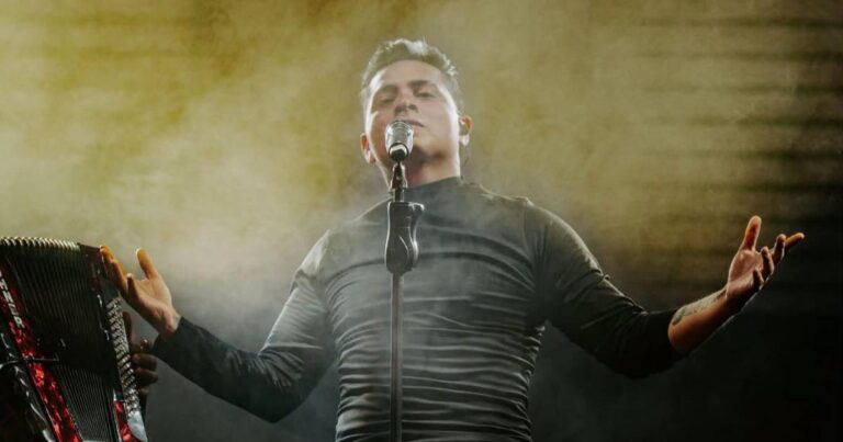 Luis Vega invita a sus seguidores a elegir las canciones de su próximo disco