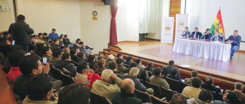 Choferes se reunirán con el Gobierno para discutir nuevas tarifas de transporte