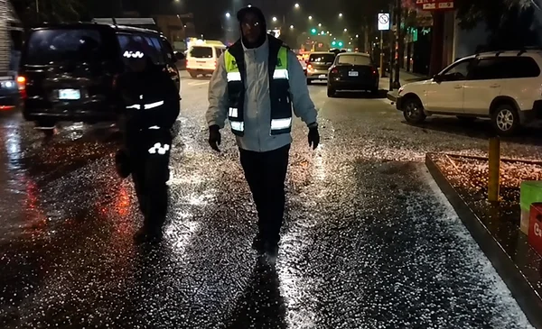 Intensa granizada afecta a El Alto en la noche del martes