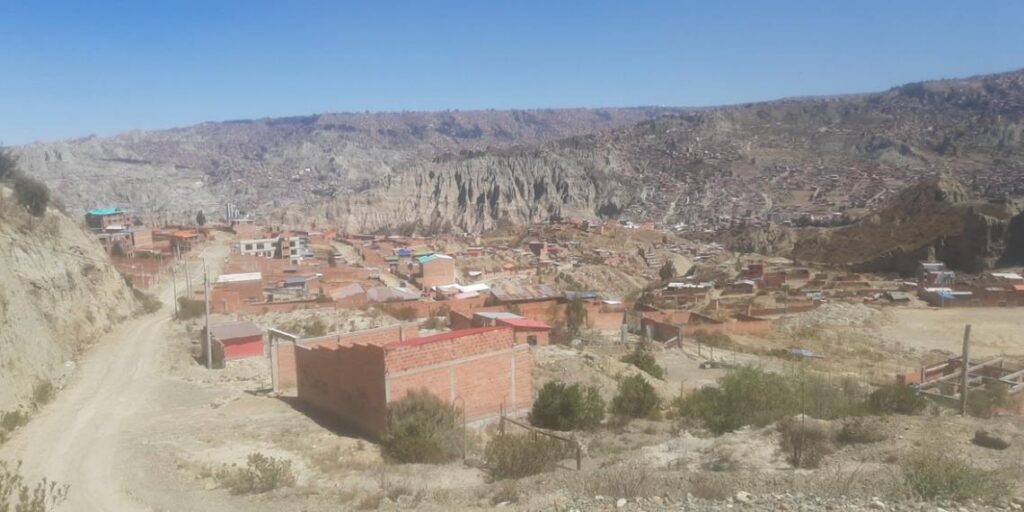 Loteamientos ilegales ponen en riesgo el cerro Ticani en Achumani