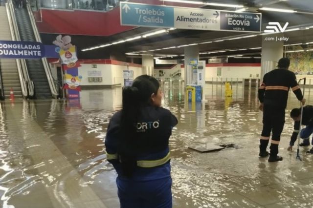 Inundaciones en Quito por intensas lluvias