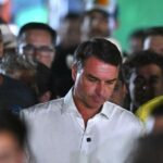 Eduardo Bolsonaro desmiente rumores sobre la fuga de su hermano Flávio