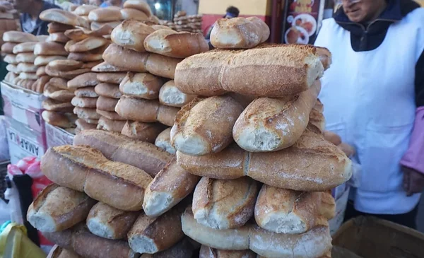 Panificadores de El Alto evaluarán el posible aumento del pan de batalla