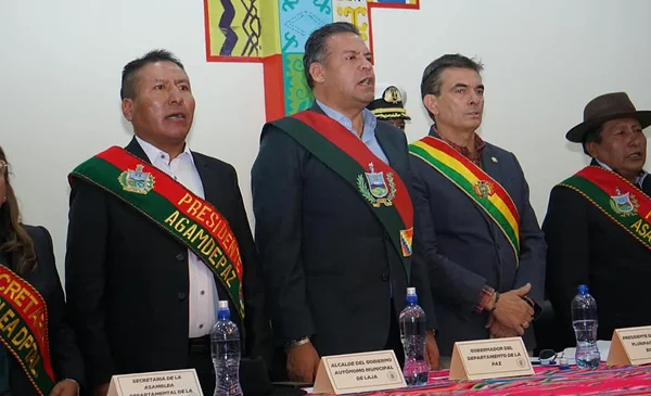 Revilla aboga por la colaboración para impulsar proyectos en La Paz