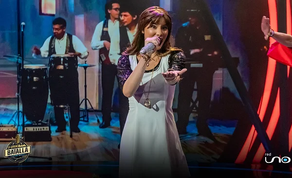 Paola Guzmán homenajea a su padre con una conmovedora actuación de "Paisaje"