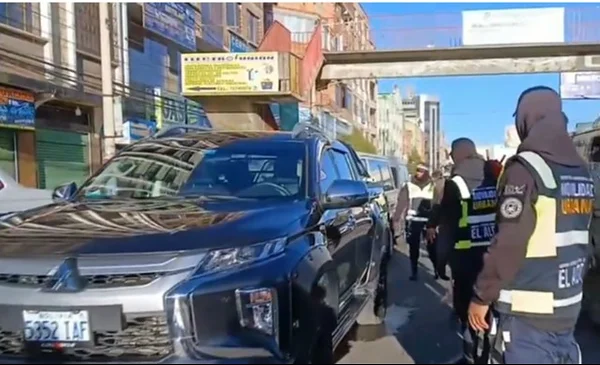 Controles en El Alto para eliminar paradas de transporte no autorizadas
