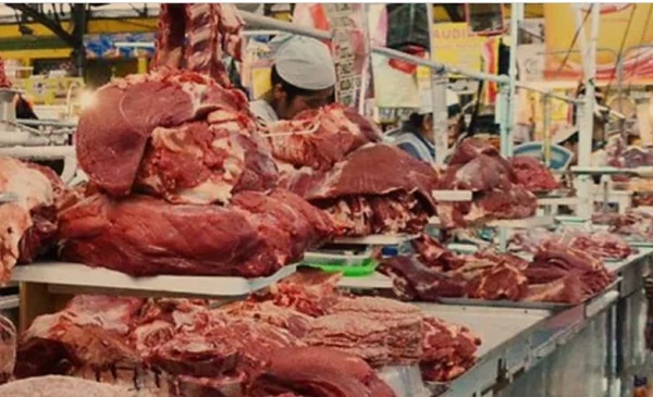 Estabilidad en precios de carne de res y pollo en La Paz