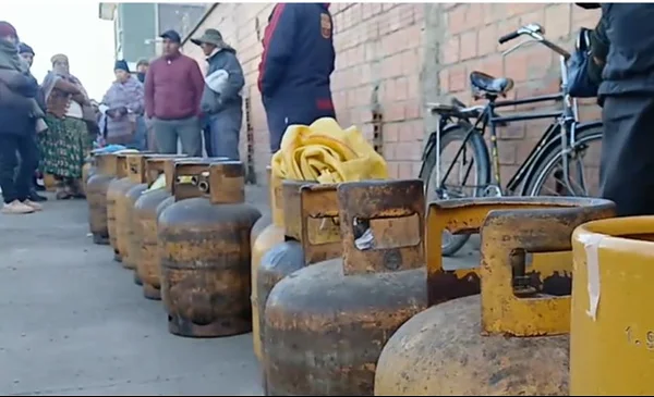 Problemas en la distribución de garrafas de GLP afectan a vecinos de El Alto
