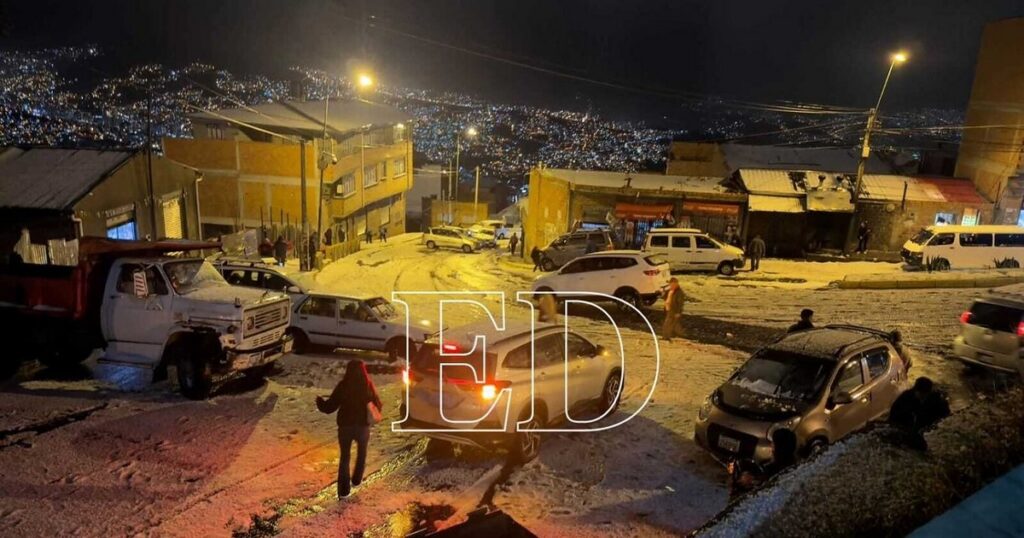 La Paz se cubre de blanco por una intensa granizada