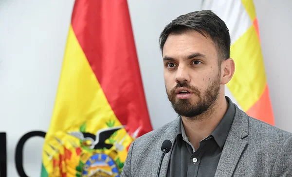 Allanan vivienda de Del Castillo en La Paz mientras su paradero es incierto