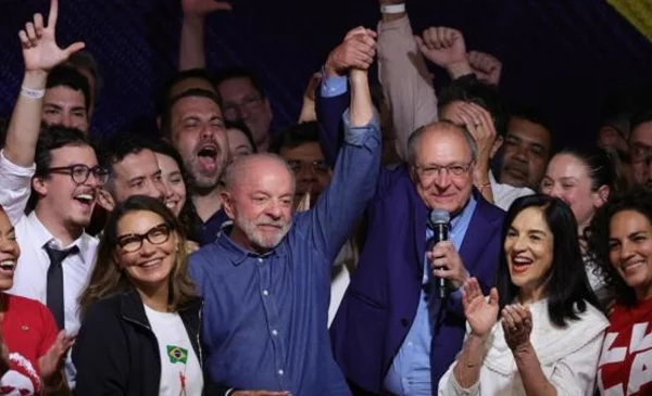 Líderes latinoamericanos celebran la reelección de Lula en Brasil