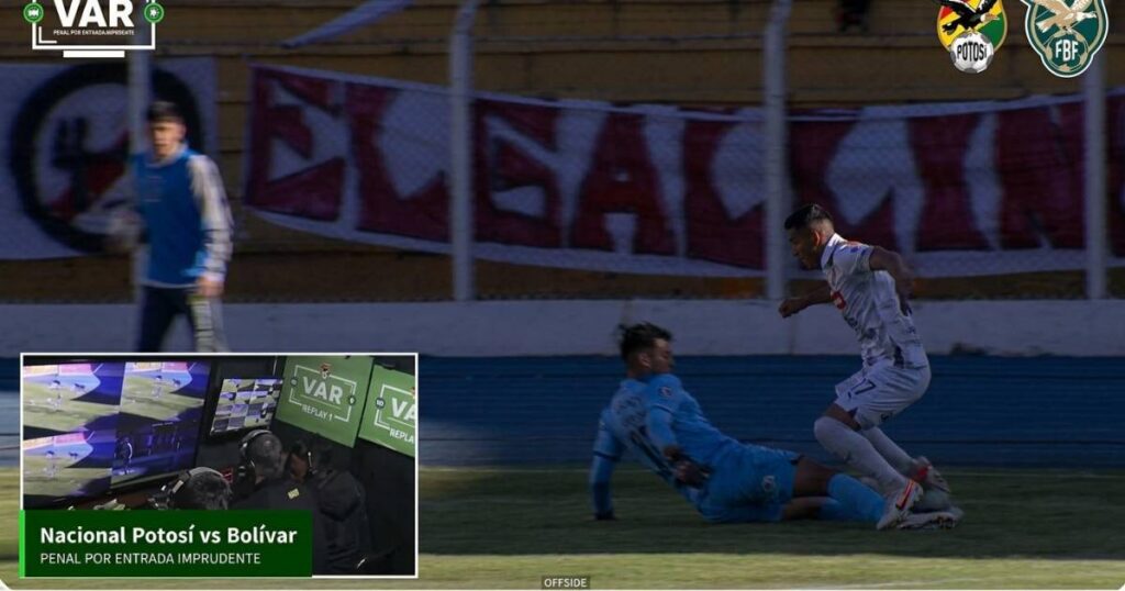Controversia por el penal en Nacional Potosí-Bolívar: el audio del VAR genera más dudas