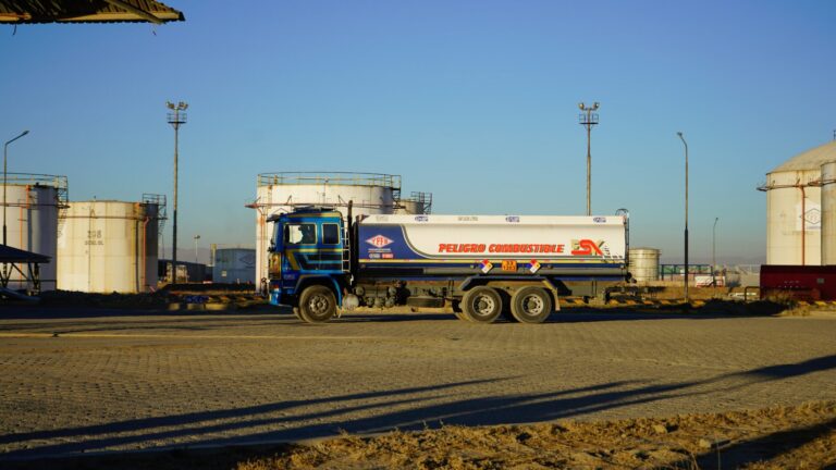 Hidrocarburos promueve el etanol al 15% en gasolina y apuesta por el diálogo científico
