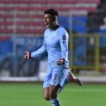 Bolívar logra una remontada ante FC Universitario