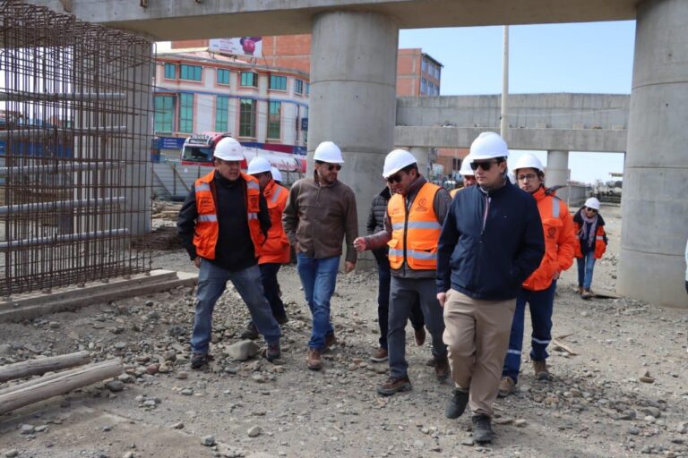 Inversión de Bs 75 millones para reactivar ampliación de la carretera La Paz – Oruro