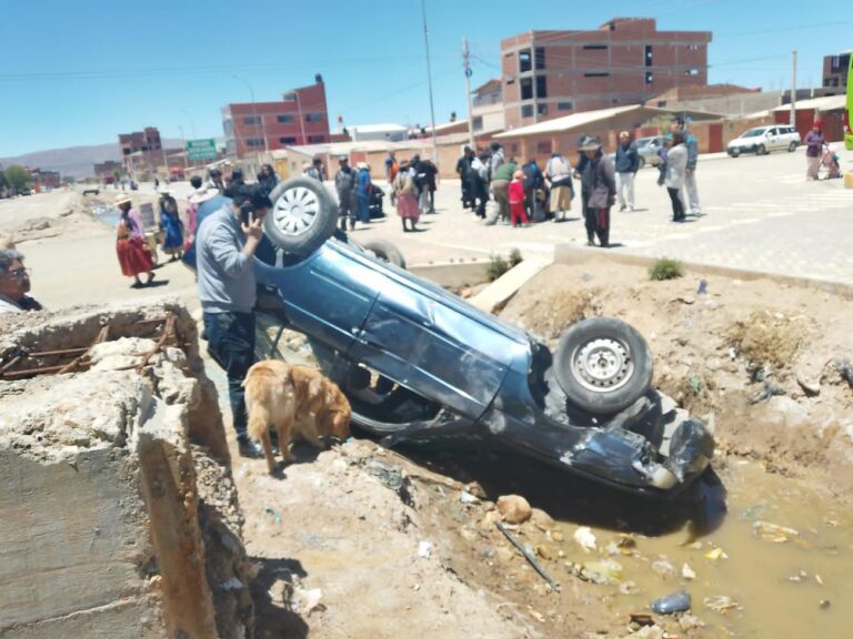 Accidente en Oruro deja tres heridos y dos detenidos