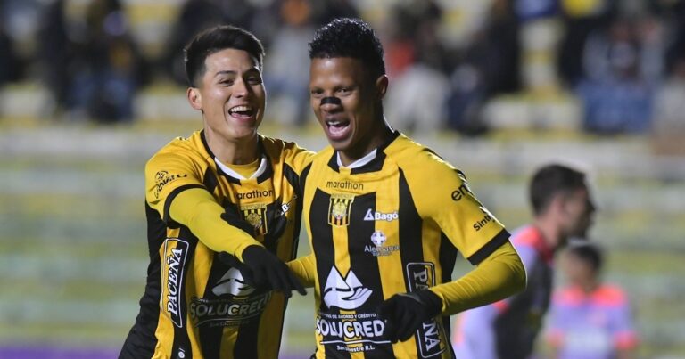 The Strongest avanza a cuartos de final tras una contundente victoria