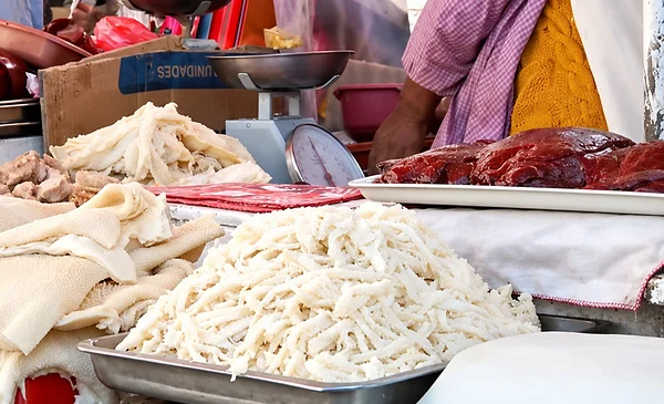 La Paz: Aumenta la compra de menudencias por el alto costo de la carne