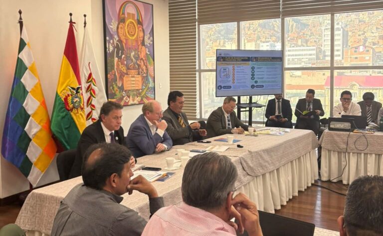 Gobierno avanza con proyectos de ley en mesa técnica hacia Cobija