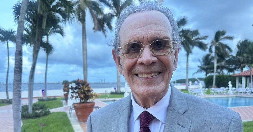 Cubanamericanos en Miami planean el futuro de Cuba tras la caída del régimen